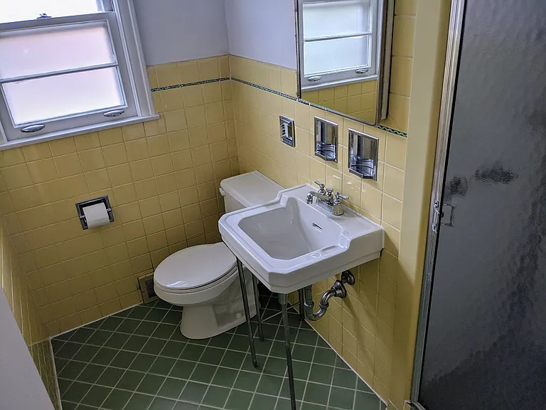 Primary Bath w/ Shower