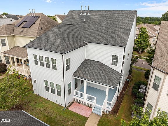 3rd image of 4107 Bluff Oak Dr