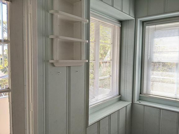 2nd image of 601 9th St #D
