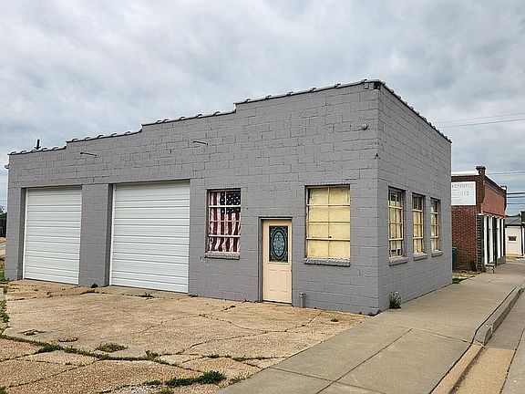 2nd image of 209 W Washington St