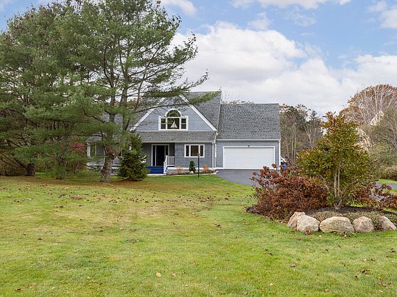 2nd image of 3 Kingfisher Drive