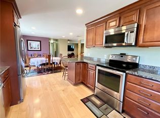 7 Wildwood St, Coventry, RI 02816