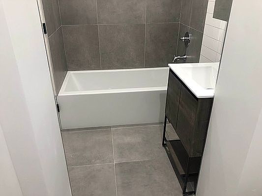 5th image of 603 Lincoln Ave #2L