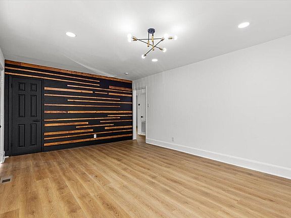 4th image of 548 W Spring St