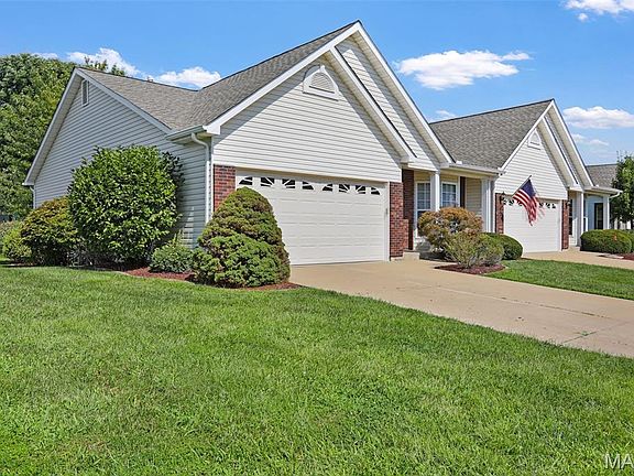 2nd image of 32 Green Park Ln #32A