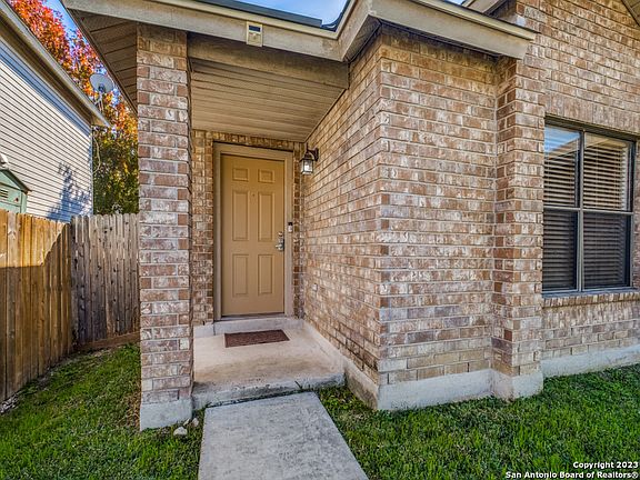 5th image of 9406 WINDING ELM PL