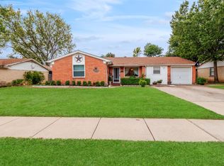 2112 Menefee St, Arlington, TX 76010