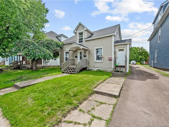 76 Steadman St, Moncton, NB E1C 4P4