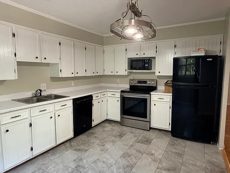 1709 Oak Hill Dr — Photo 10