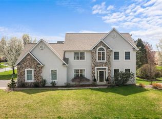 3070 Muirfield Rd, Center Valley, PA 18034