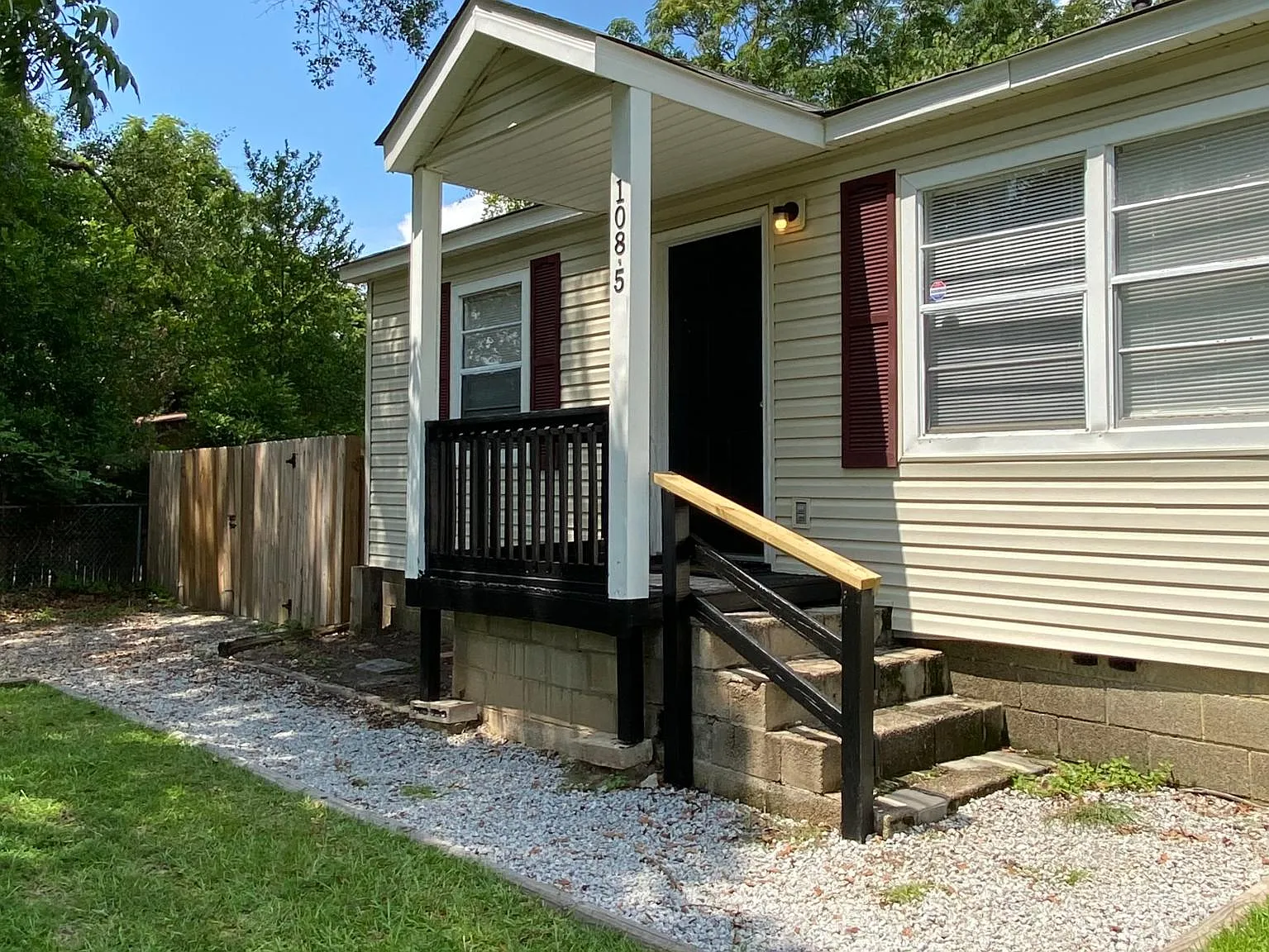2 bed, 800 sqft, $1,050 — Photo 2