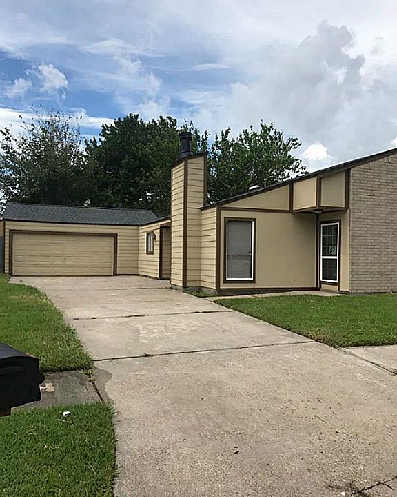 1st image of 12 Quailwood Dr