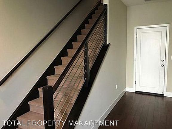 3rd image of 715 Autumn Meadow Dr
