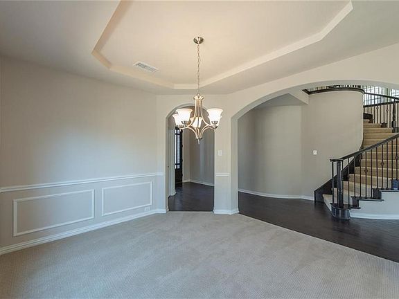 3rd image of 327 Westphalian Dr