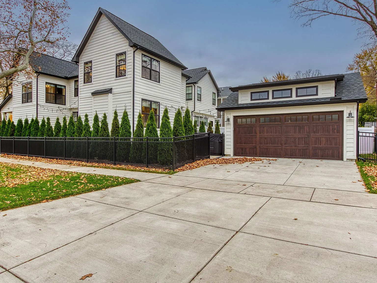 4 bed, 3.5 bath, 2062 sqft, $8,500 — Photo 2