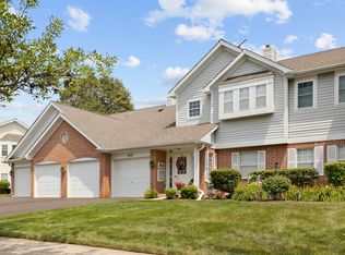 868 Quin Ct APT 101, Naperville, IL 60563