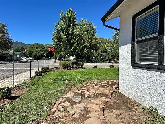 4th image of 255 Cedar St
