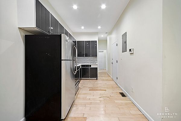 1st image of 545 Marcy Ave #1