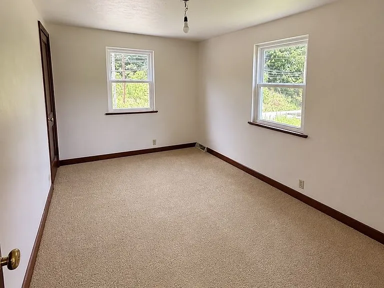 4861 Bull Creek Rd — Photo 3