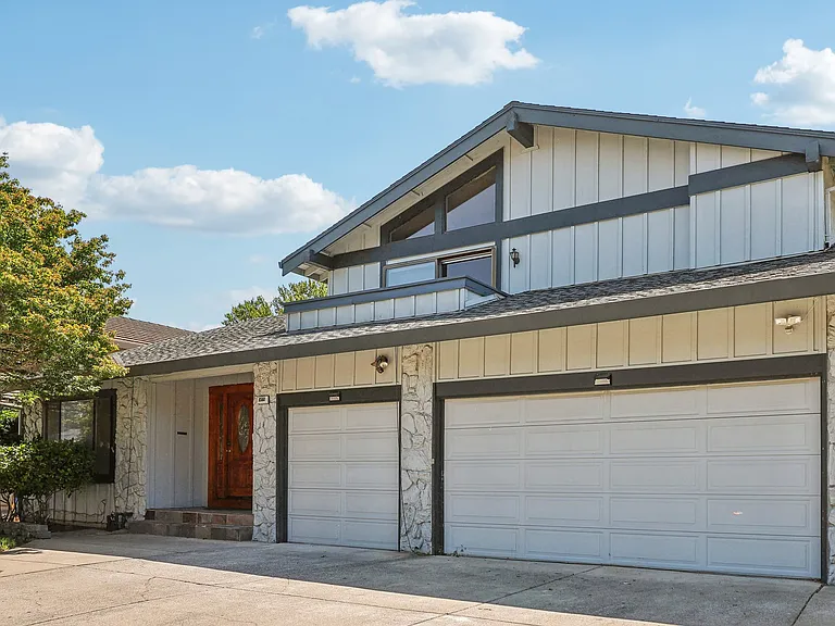 8560 Fern Crest Way — Photo 18