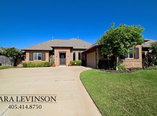 17413 Hawks Tree Ln, Edmond, OK 73012