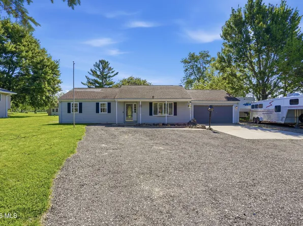 15488 Green Rd, Bowling Green, OH 43402