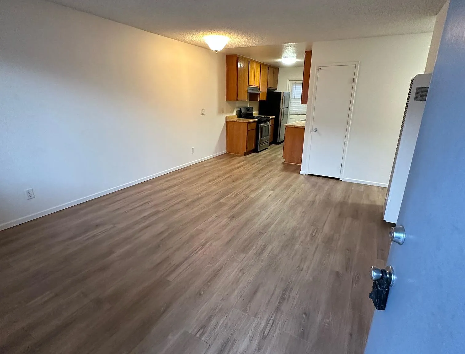 2 bed, 850 sqft, $2,225 — Photo 2