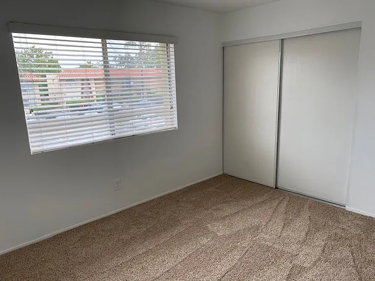 Sun Valley Gardens Apartments — Photo 36