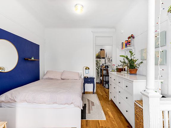 5th image of 790 Washington Ave APT 2D