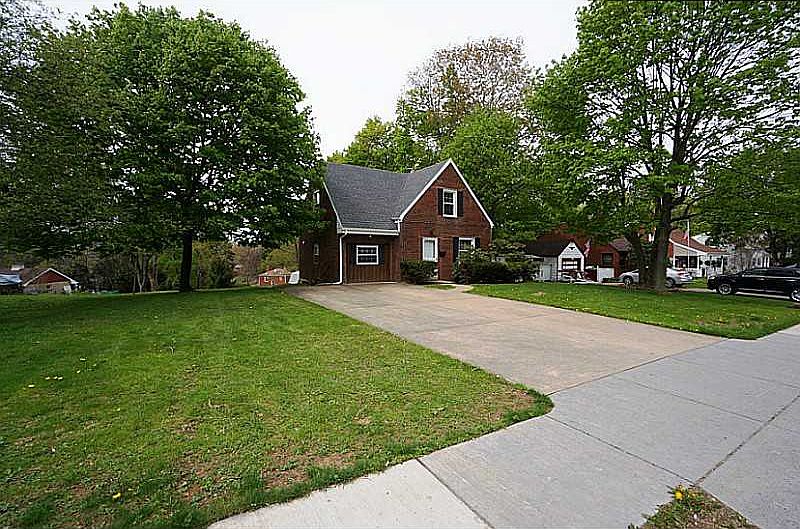 1st image of 178 Meadowbrook Dr