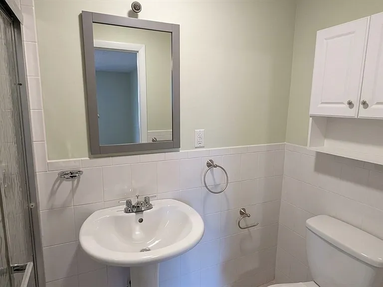 1084 Chestnut St #1 — Photo 11