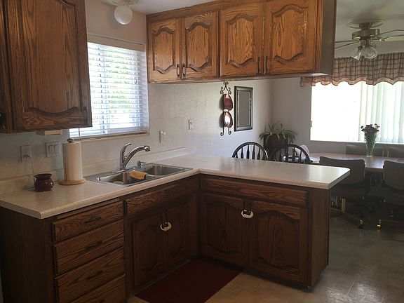 5th image of 279 Westland Dr