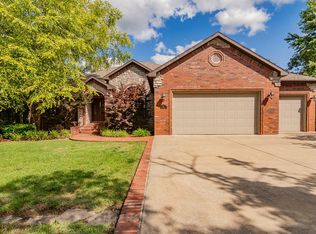 927 Silver Bluff Cir, Branson West, MO 65737