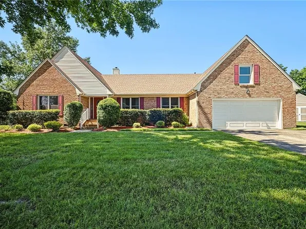 300 Saint Brie W, Suffolk, VA 23435