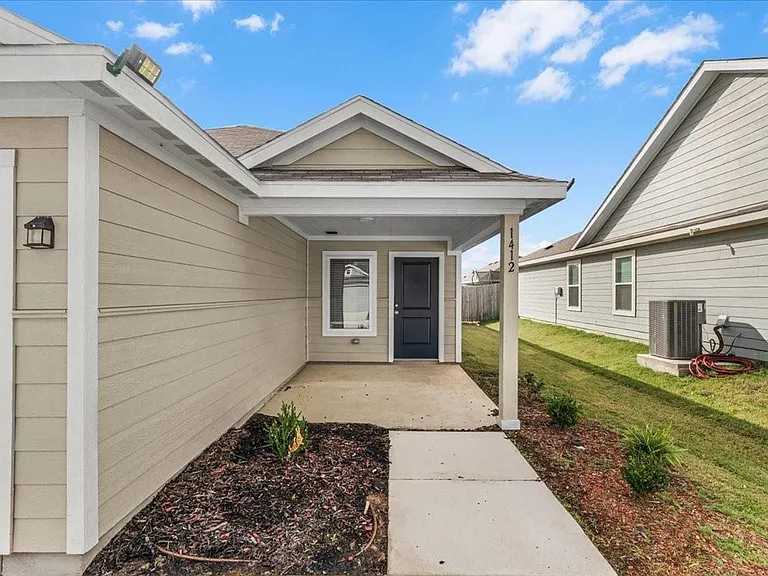 1412 Silver Oak Ln — Photo 26