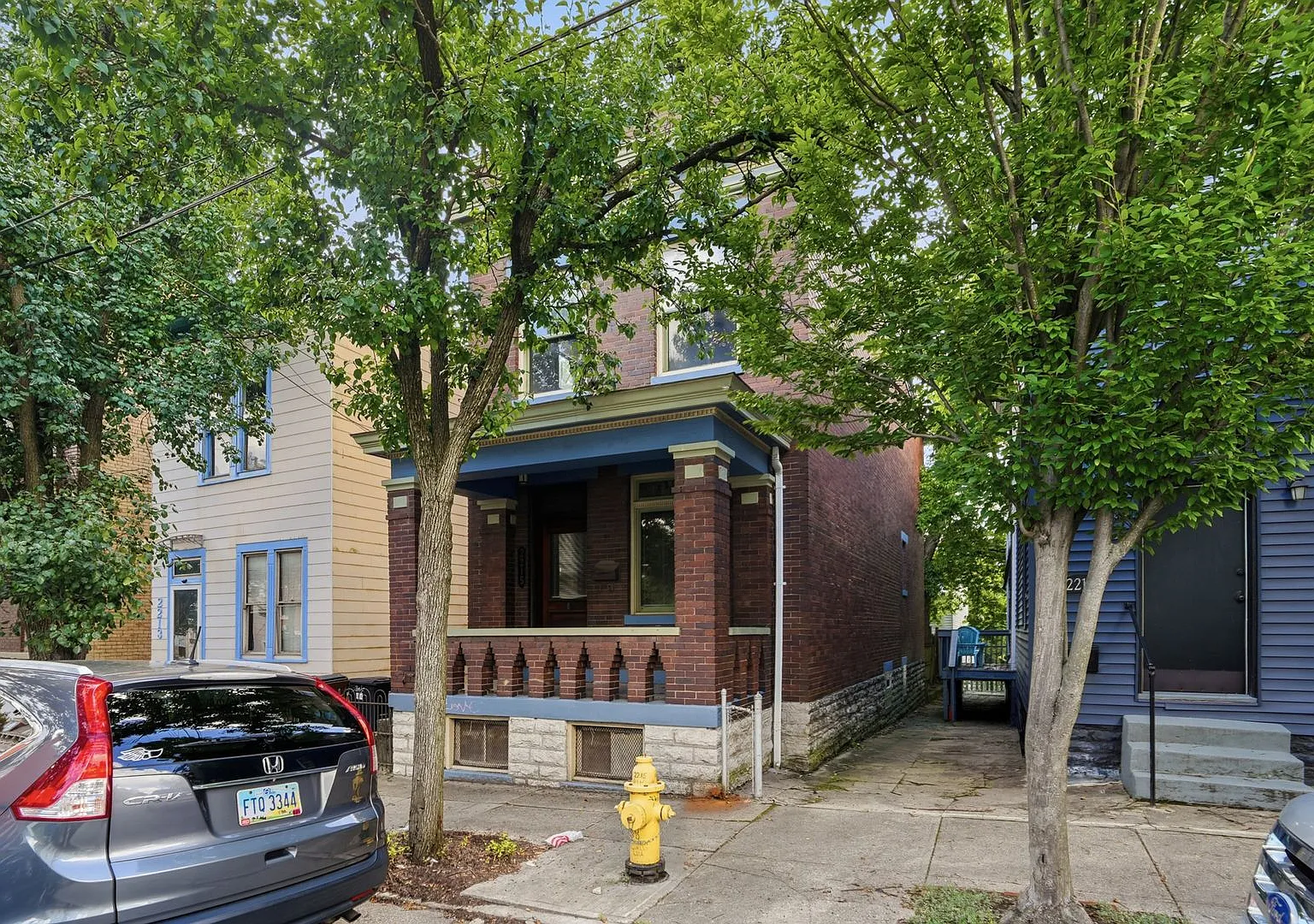 2215 Victor St. — Photo 3
