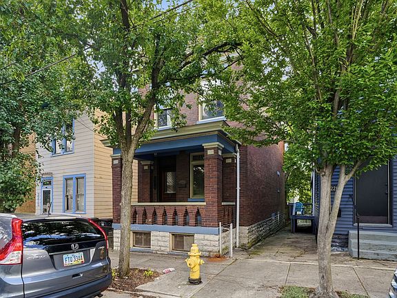 3rd image of 2215 Victor St #2