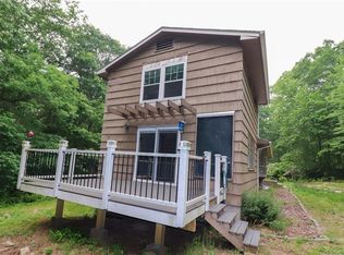 45 Douglas Ln, Waterford, CT 06385