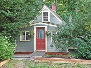 15 Seagroves St, Wilton, NH 03086