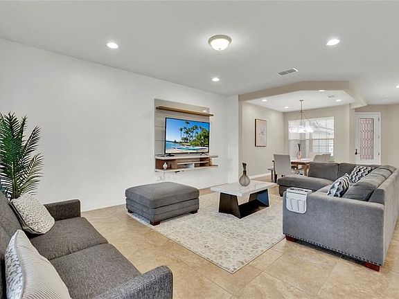 5th image of 1441 El Conte Dr