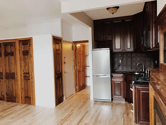 Rented by Compass | media 10