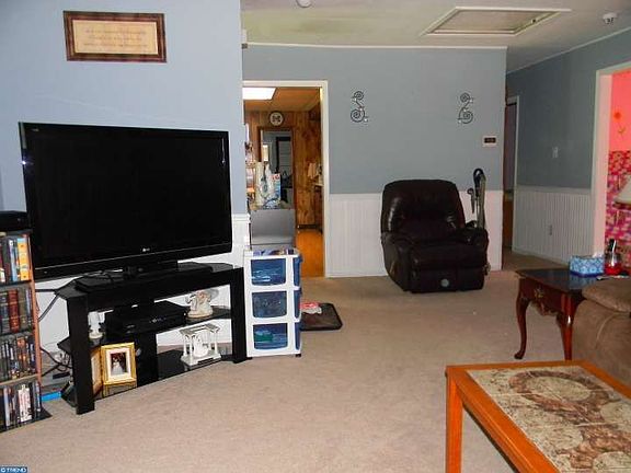 5th image of 23 Chaucer Dr