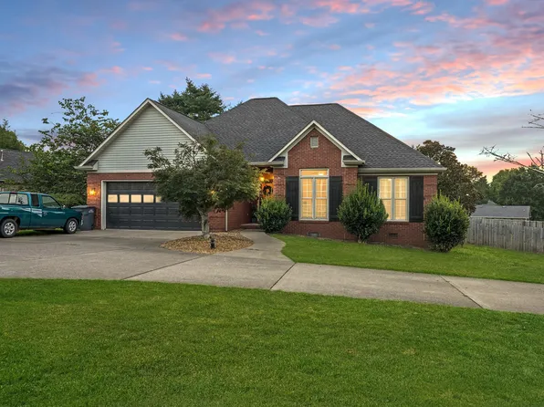 100 Country Club Dr, Fayetteville, TN 37334