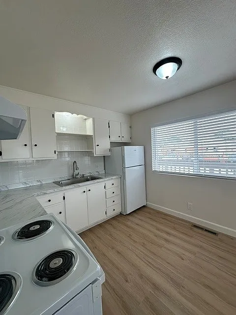 2 bed, $2,600 — Photo 3