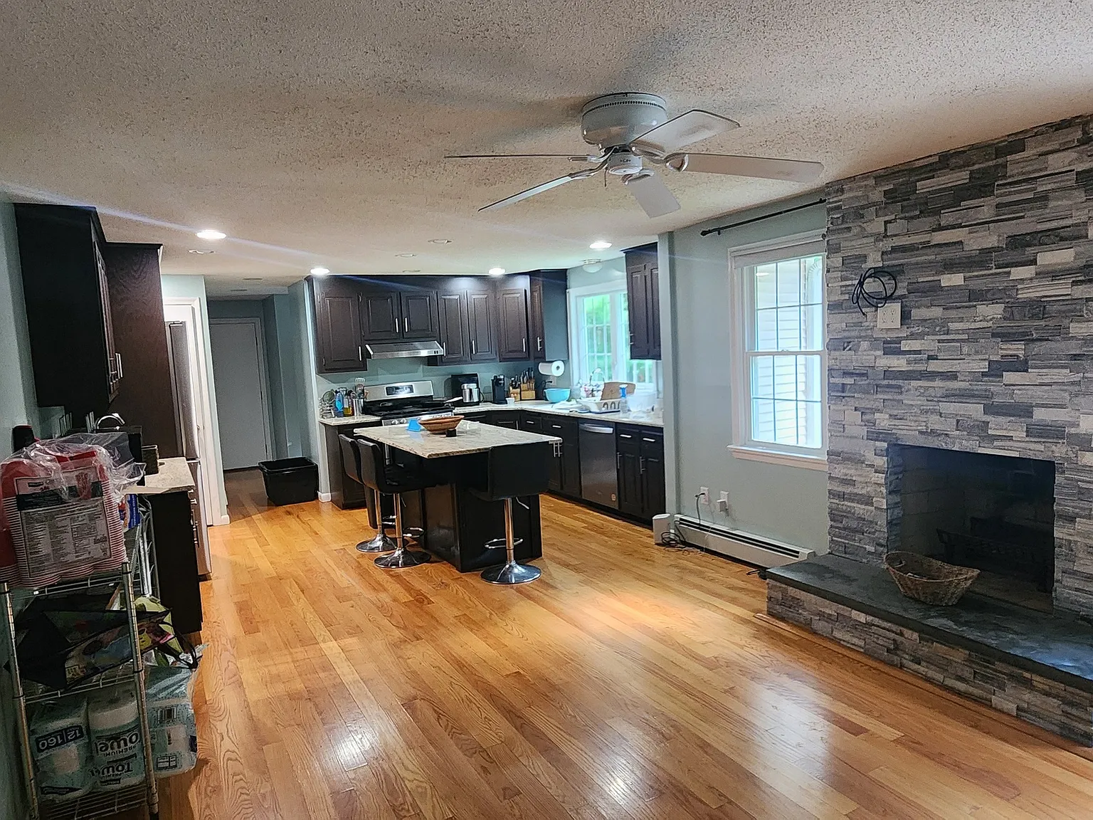 3 bed, 2.5 bath, 1860 sqft, $3,500 — Photo 4