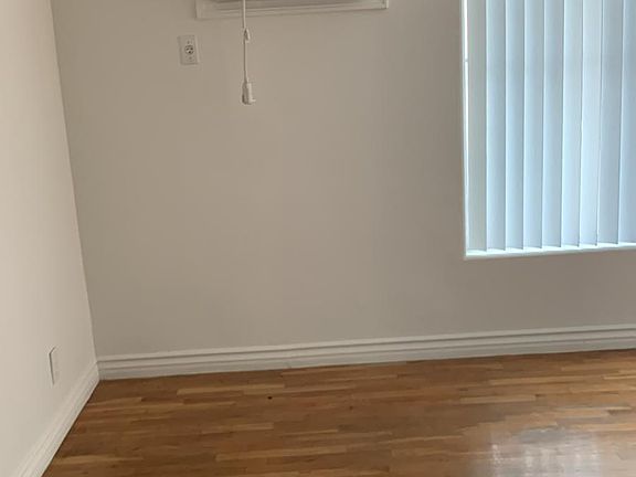 5th image of 5261A Whitsett Ave #22