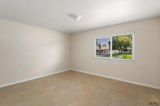 701 Cherry Hills Dr — Photo 17
