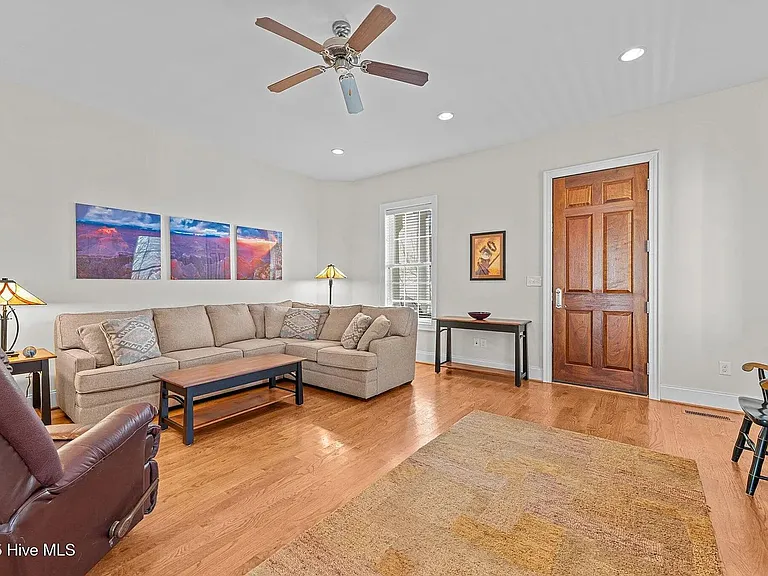 3908 Harkers Way — Photo 6