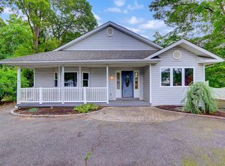 141 Monroe St, Mastic, NY 11950