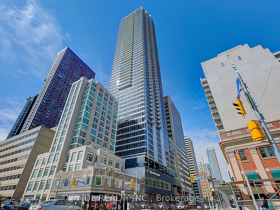 395 Bloor St E #3902